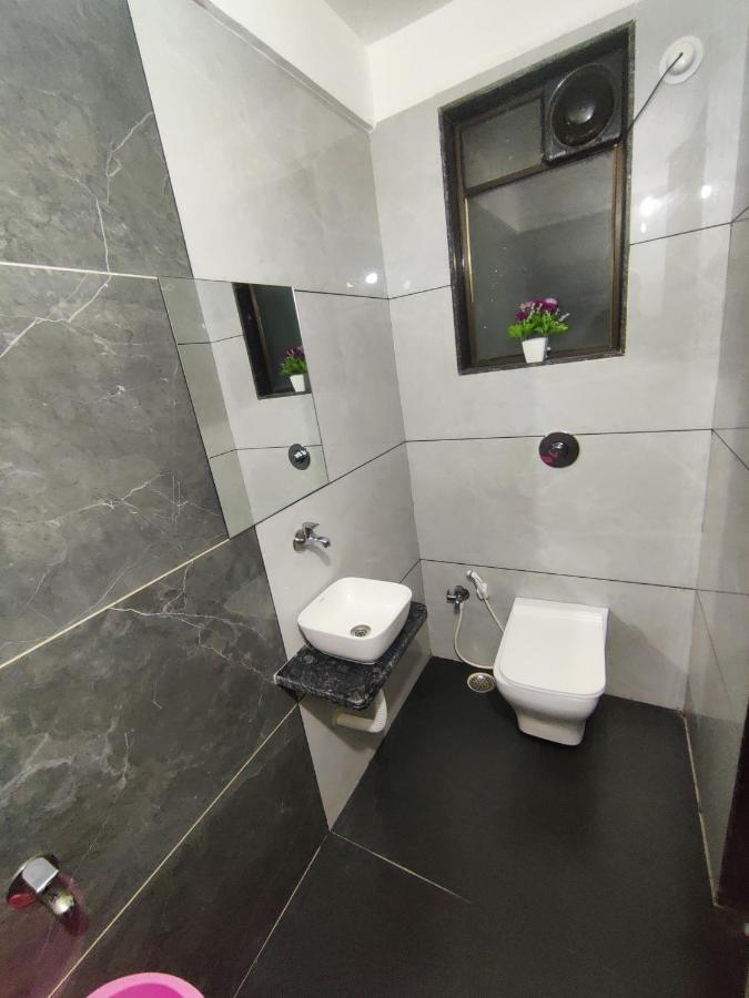 Hotel Sai Ssl Shirdi Esterno foto