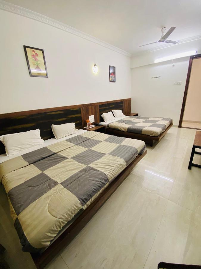 Hotel Sai Ssl Shirdi Esterno foto